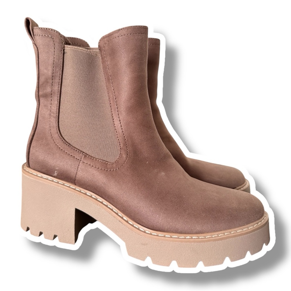 DOLCE VITA NWT - Tobias Taupe Chelsea Boots – Size 9.5 – New In Box